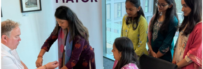 Mayor Perry meeting members of Croydon's Hindu community