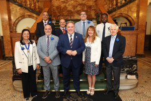Group photo of Executive Mayor Perry with new Cabinet members